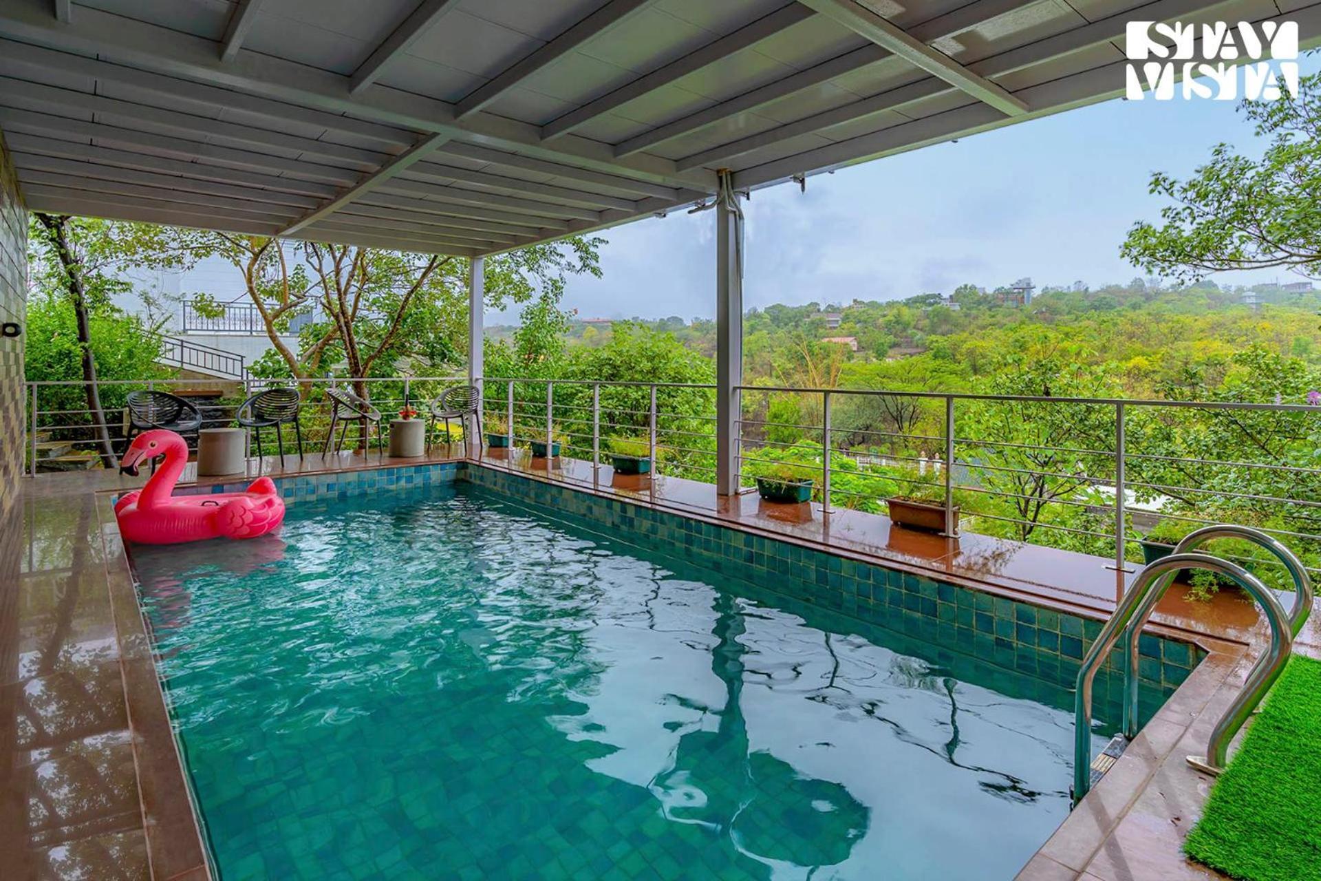 The Glasscape By Stayvista - Hillside Getaway With Pool And Indoor Games นาสิก ภายนอก รูปภาพ