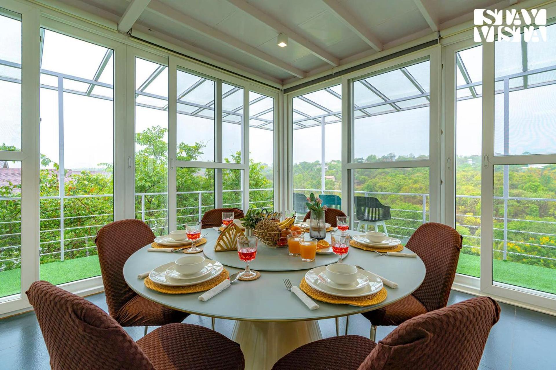 The Glasscape By Stayvista - Hillside Getaway With Pool And Indoor Games นาสิก ภายนอก รูปภาพ